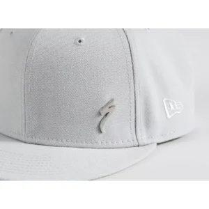 64822-161_APP_NEW-ERA-METAL-9FIFTY-SNAPBACK-HAT-DOVGRY-OSFA_DETAIL1