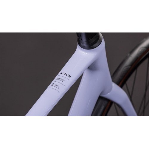 Cube Attain Race cyclamen´n´black
