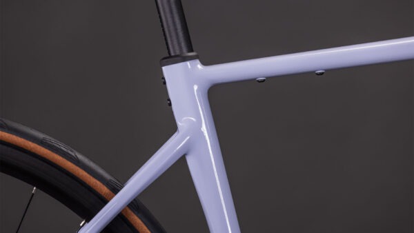 Cube Attain Race cyclamen´n´black