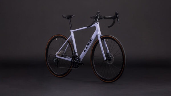 Cube Attain Race cyclamen´n´black