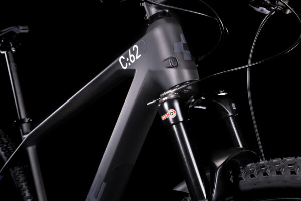 Cube ποδήλατο carbon  Reaction C:62  One 29'' carbon 'n' grey